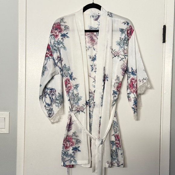 In Bloom Floral Robe - Picture 1 of 3